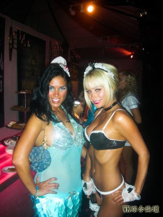 sara-underwood-cosplay-nurse.jpg