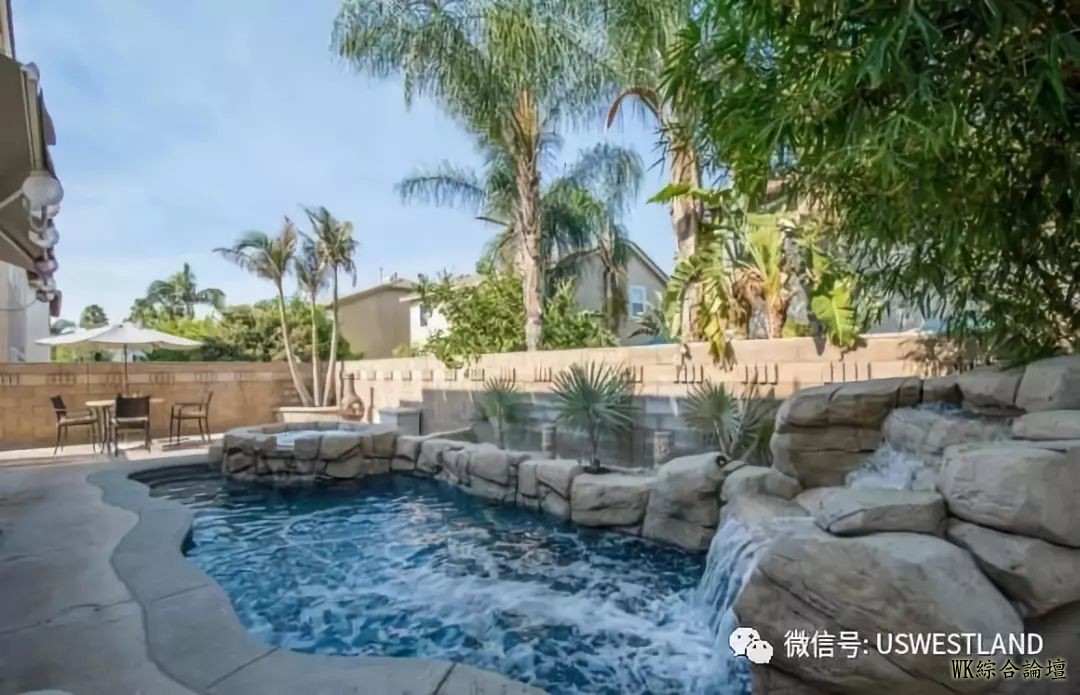 四星推荐:洛杉矶奇诺岗【独栋别墅】3房3卫 泳池别墅 节能环保 智能家居 60万美元-15.jpg